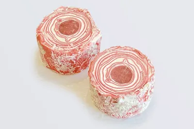 洛神花山楂千层蛋卷